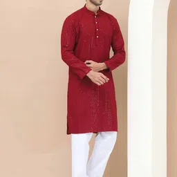 TAG 7 Men Embellished Sequinned Kurta image 3