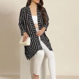 Qurvii Black & White Striped Shrug image 4