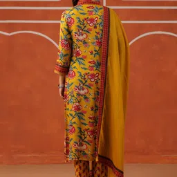 DIVASTRI Women Viscose Rayon Printed Kurta Sets With Dupatta image 3