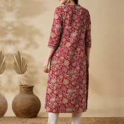 Globus Maroon Cotton Floral Print Kurta image 2