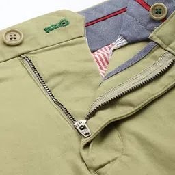 Tommy Hilfiger Men Solid Mid-Rise Regular Shorts image 4