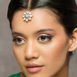 Curio Cottage Gold Kundan Flora Maang Tikka image 2