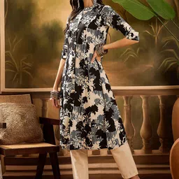 Vastramyaa Women Floral Printed Daily Cotton A-Line Kurta image 4