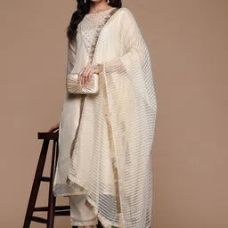 House of Pataudi Floral Yoke Design Zari Straight Kurta & Trousers With Dupatta image 5