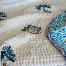 The Jaipur Wala Blue & White Ethnic Motifs 180 GSM Cotton Summer Double King Quilt-image-36
