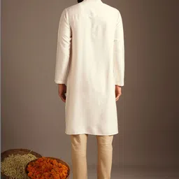 JAYPORE Men Kurta image 4