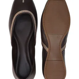 KALINI Women Embellished Ethnic Mojaris Flats-picture-27