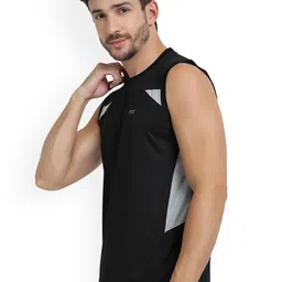 FTX Pack Of 4 Colourblocked Round Neck Bio-Wash Gym Innerwear Vests image 2