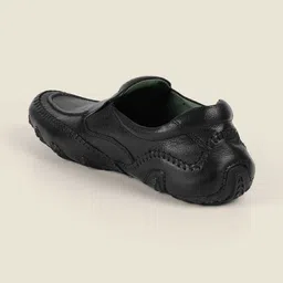 Metro Men Textured Leather Loafers image 5