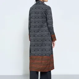 RANGMANCH BY PANTALOONS Geometric Printed Shawl Neck Acrylic Open Front Shrug image 2