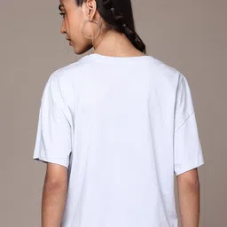 roadster Women Printed Round Neck Pure Cotton Blue T-Shirt image 4