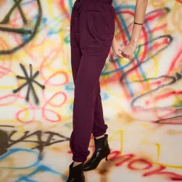 KASSUALLY Wine Regular Fit Mid Rise Joggers image 3