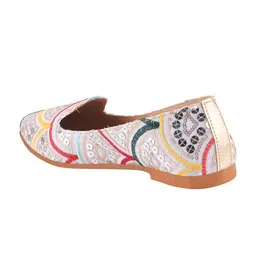 Shoetopia Sequins Embellished Mojaris - Silver image 3