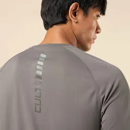 CULT Men Moisture Wicking Solid Round Neck T-shirt image 1