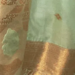 Odette Green Silk Blend Woven Design Saree with Unstitched Blouse image 3