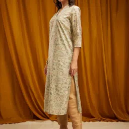 Pink Fort Green Floral Print Straight Kurta image 3