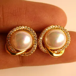 RAGABANDHA DESIGN STUDIO Gold-Plated Stones Studded & Pearls Beaded Circular Shaped Studs image 3