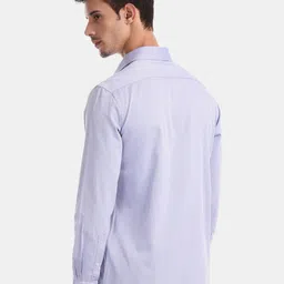 Arrow Men Blue Regular Fit Solid Formal Shirt image 5