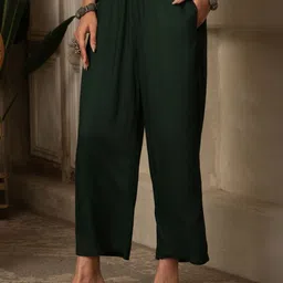 Sangria Women Green Regular Thread Viscose Rayon Round Neck Work Kurta Sets image 2