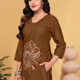 Ekta Textiles Embroidered V-Neck Three Fourth Sleeves Tunic & Palazzo Co-Ords image 2