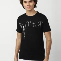 Forever 21 Black Cotton Regular Fit Printed T-Shirt-image-15