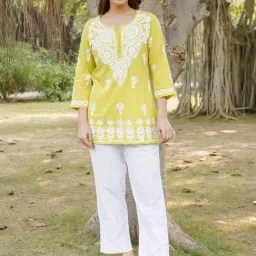 House of Kari Saba Chikankari Short Kurta in Fluorescent Green-image-2