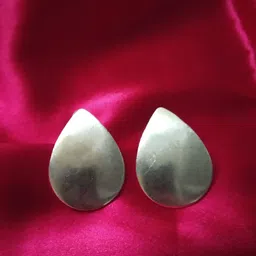 Bareilyy Women Contemporary Studs Earrings image 1