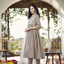 Tikhi Imli Beige Flared Fit Embroidered Kurta and Pants with Dupatta image 3