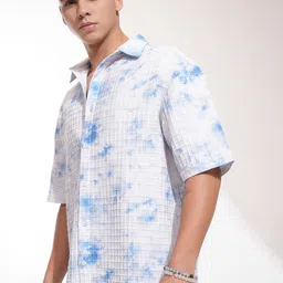 HIGHLANDER Men Cutaway Collar Abstract Printed Oversized Casual Shirt image 4