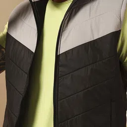 Christy World Men Hooded Colourblocked Gilet Jacket image 3