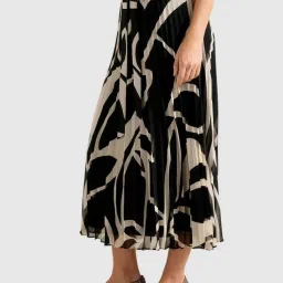 forever new Elsie Belted Pleated Skirt image 3