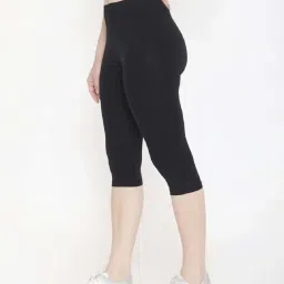 FEELINGS Black Cotton Plain Capris image 3