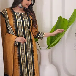 ASCIIBLUES Women Regular Kurta with Trousers & With Dupatta image 2