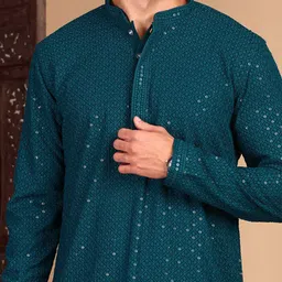 House of Pataudi Men Textured Kurta with Pyjama image 5