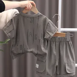 INCLUD Boys Printed T-shirt with Shorts image 2