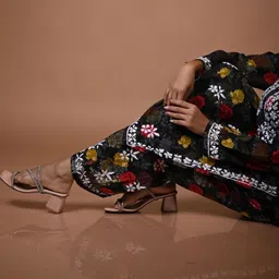 MALKIAT Women Printed Tunic with Trousers image 5