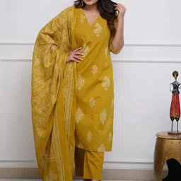 DIVASTRI Floral Printed Kurta With Trousers & Dupatta-picture-25