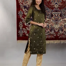 Aurelia Green Embroidered Straight Kurta image 4