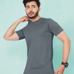 CASUALBUD Men Applique T-shirt image 5