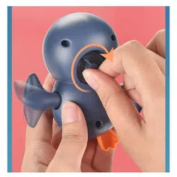 Azhari Cute Penguin Bath Toy  Pack of 1 Color May Vary image 4