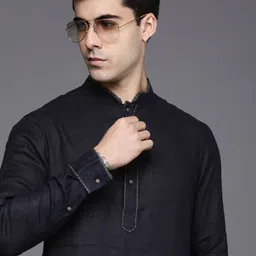 Manyavar Men Navy Blue Solid Kurta-picture-18