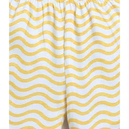 Bumzee Kids Grey & Yellow Solid Shorts (Pack Of 2) image 4