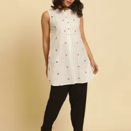 W White Cotton Embroidered Tunic image 4