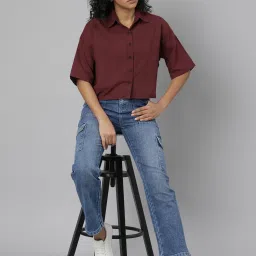 showoffff SHOWOFF Maroon Cotton Relaxed Fit Crop Shirt image 4