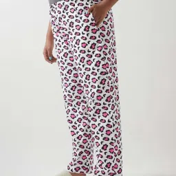 Bewakoof White Print Cotton Regular Fit Pyjamas image 4