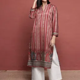 Ahalyaa Maroon Velvet Regular Fit Printed Kurta image 4
