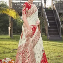Manohari Red Woven Saree With Unstitched Blouse image 3