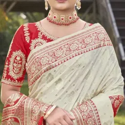 Manohari Red Woven Saree With Unstitched Blouse image 5