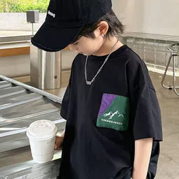 LULU & SKY Boys Printed V-Neck Applique T-shirt image 2