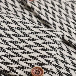 Rikidoos Full Sleeves Chevron Printed Blazer - White & Black image 4